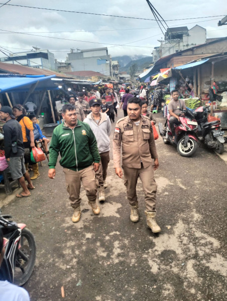 Pedagang Los Jahe Jahe dan Penyewa Kios Di Berastagi Berharap Kepada Dinas Pasar dan Satpol PP Kembali Tertibkan Pedagang Liar