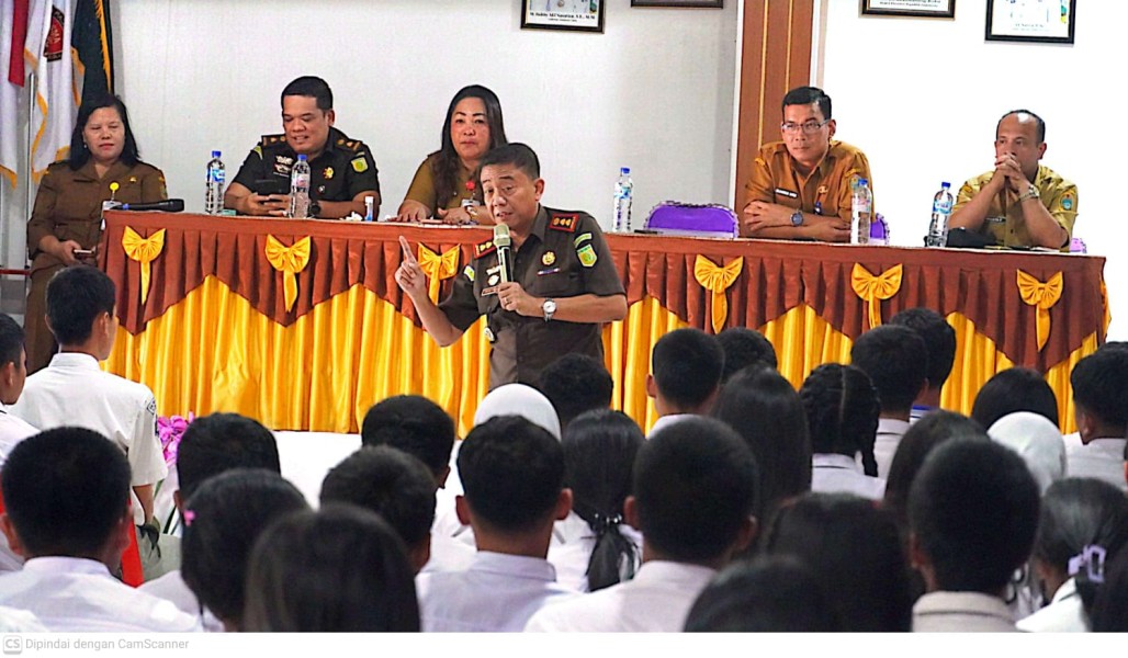 SMAN 1 Berastagi Sambut Program Jaksa Masuk Sekolah, Kajari Karo, Edmon Noferi Purba SH.MH: Ingat, dulu mulutmu harimaumu, saat ini jarimu harimaumu