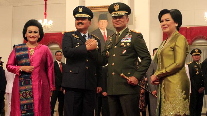 Sertijab Panglima TNI, Gatot Nurmantyo Menyerahkan Tongkat Komando ke Hadi Tjahjanto