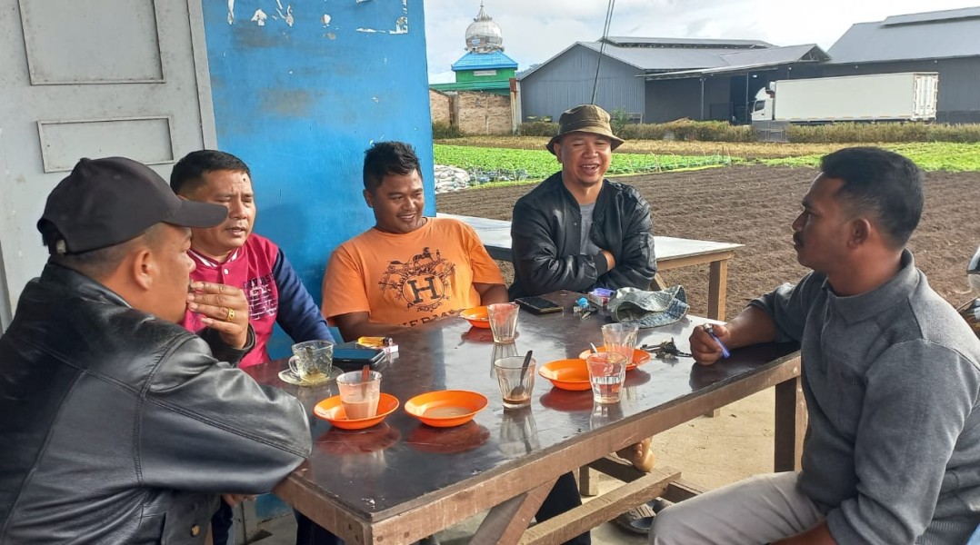 Terkait Air Limbah Pencucian Wortel dan Limbah Rumah, Kades Semangat, Resmando Sinulingga: Kita Akan Alirkan Kebawah Melalui Jalan Umum