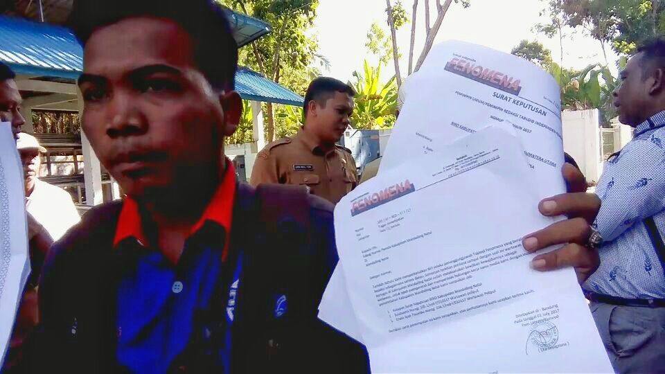 Konfirmasi Berita: Seorang Wartawan Mengaku Dimarahi dan Diusir Plt Kades Hadangkahan