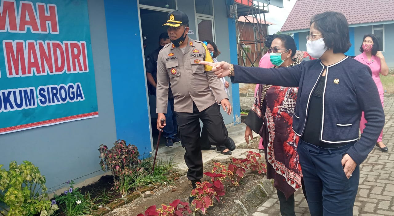 Bupati Karo Dampingi Anggota DPD RI Resmikan Rumah Paguh di Desa Ndokum Siroga