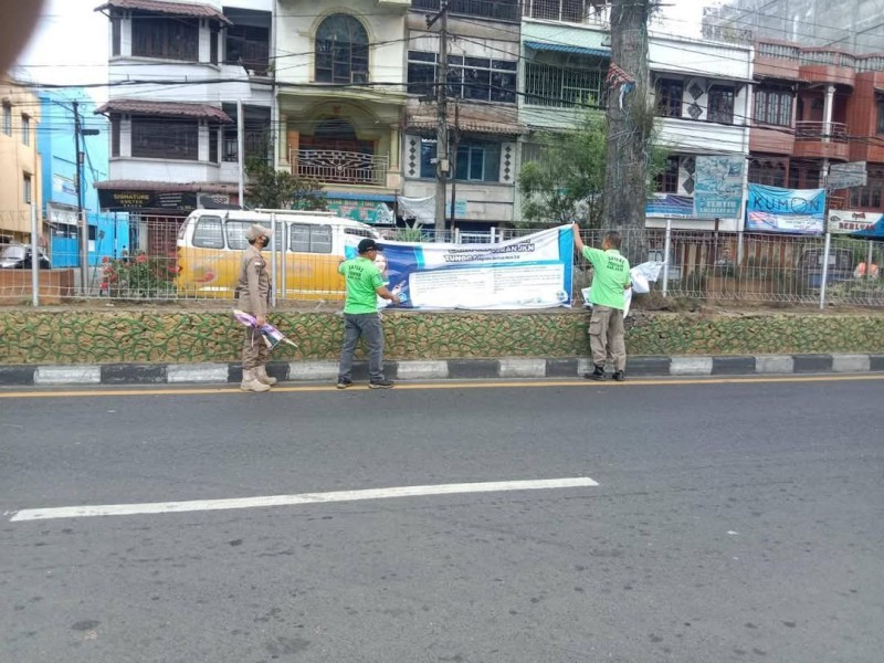 Jaga Estetika Kota, Satpol PP Kabupaten Karo Bersihkan Sejumlah Reklame dan Banner Tak Berizin di Berastagi