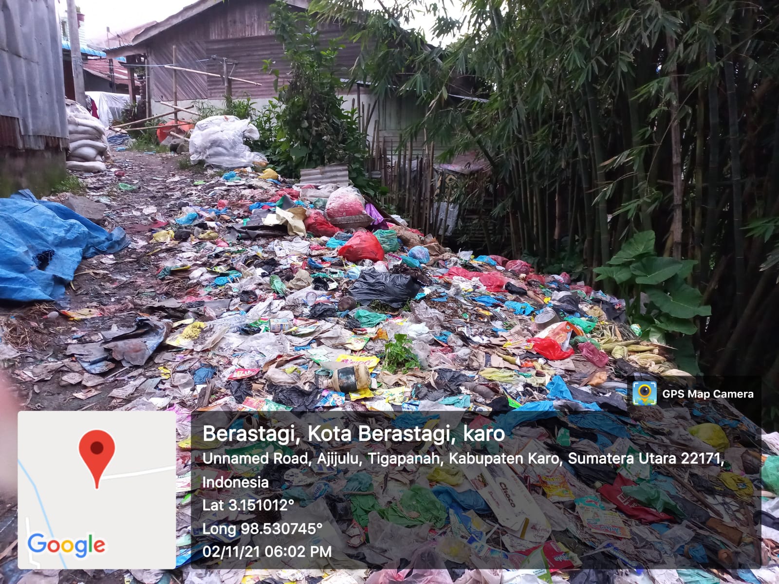 Warga Kelurahan TL Mulgap II Berastagi Keluhkan Tumpukan Sampah Tebarkan Aroma Busuk 