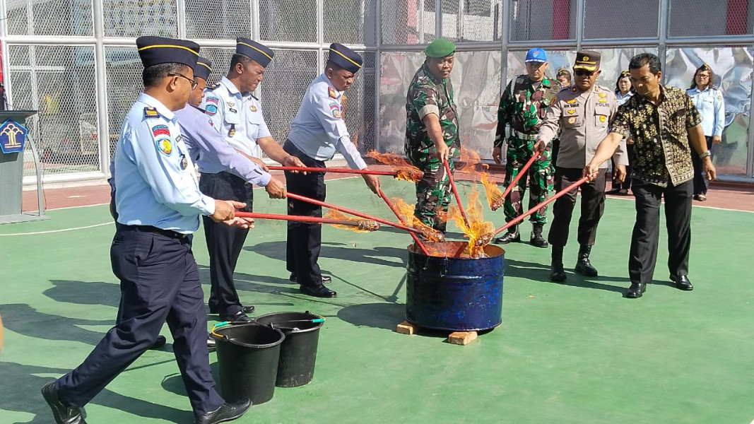 Wakapolres Kompol Aron Siahaan Hadiri Deklarasi Zero Halinar Di Rutan Kelas IIB Kabanjahe