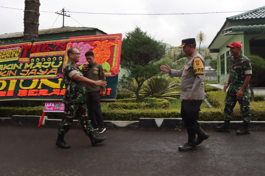 HUT ke-79 TNI, Dandim 0205/TK Dapat Kejutan dari Kapolres Tanah Karo AKBP Eko Yulianto dan jajaran