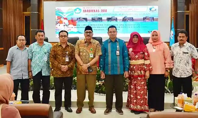 Peringatan Hardiknas 2018 di LPMP Riau, UPT Kemendikbud Riau Hadirkan OJK