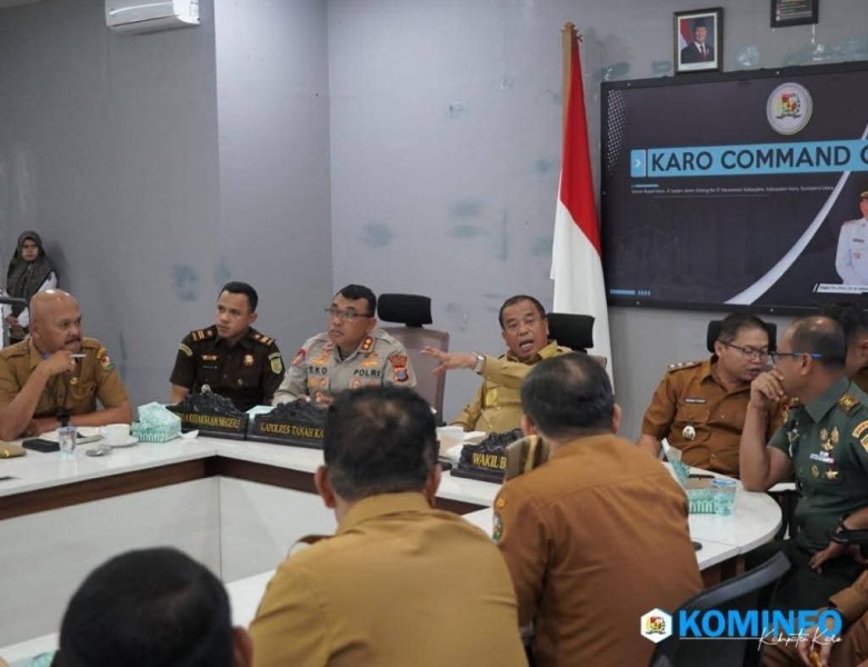 Bupati Karo dan Jajaran Forkopimda Kab. Karo Ikuti Rakor Pengendalian Inflasi dan Sosialisasi Sekolah Unggul Garuda
