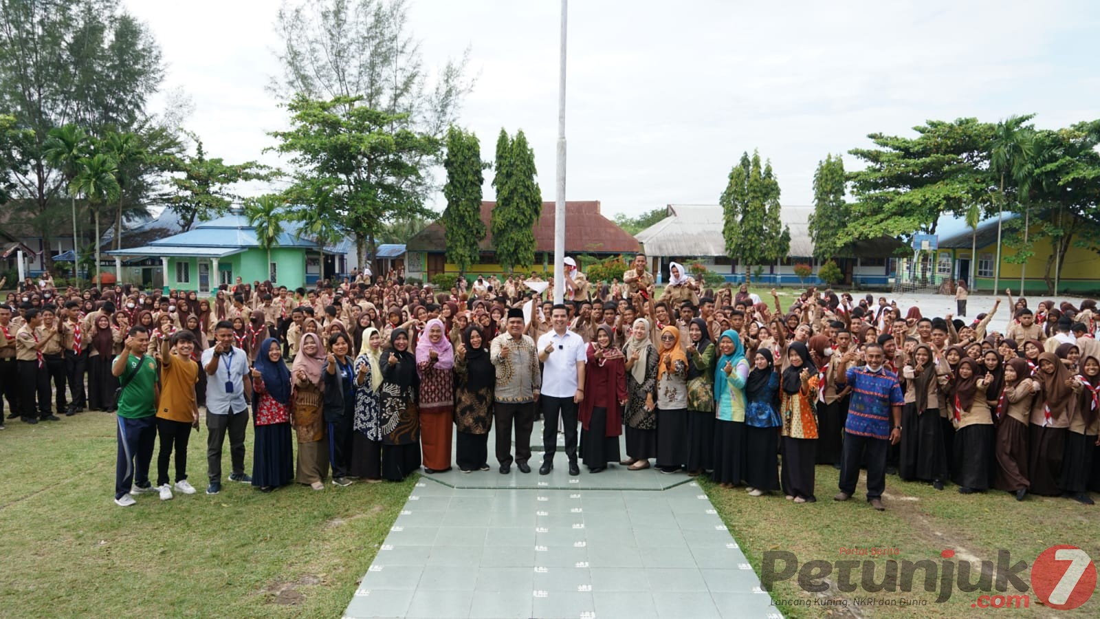 Staf Khusus Menteri Hukum Dan HAM Beri Motivasi  Pelajar SMA Tanjung Tiram