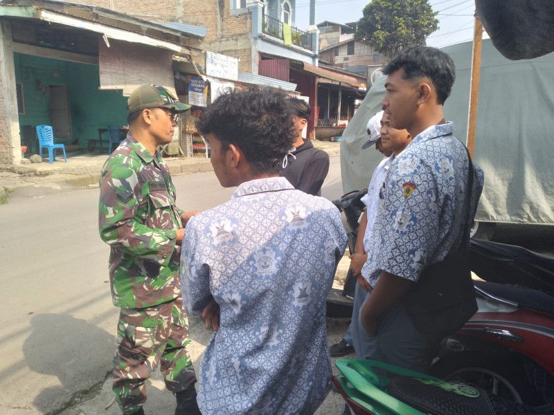 Babinsa Koramil 03/Berastagi Gencarkan Sosialisasi Rekrutmen TNI AD Kepada Siswa SMK