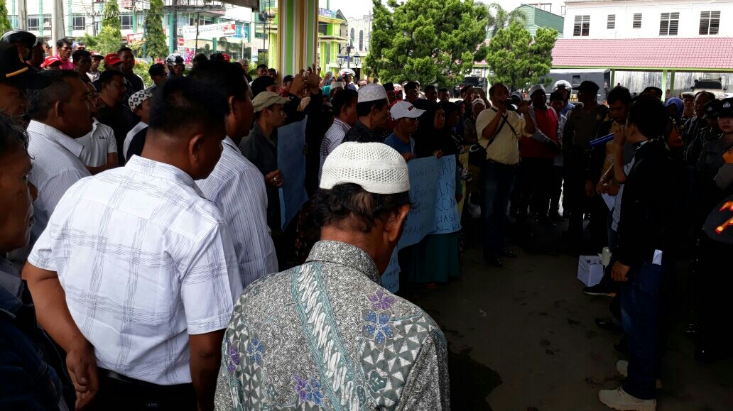 Aksi DPP-FKM di Kantor Walikota dan DPRD Padangsidimpuan Ungkap Dugaan Kecurangan Pilkades