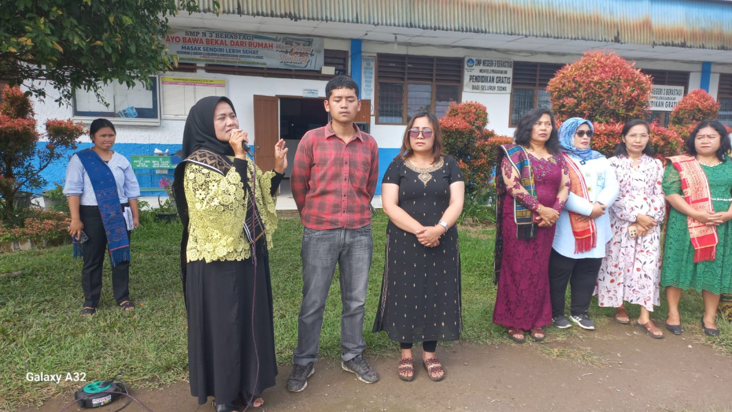 SMPN 3 Berastagi, Menggelar Perpisahan Secara Sederhana, Sri Henni Br Saragih: Kami ingin kalian menjadi orang yang berguna bagi orang lain karena menjadi orang terbaik itu penting