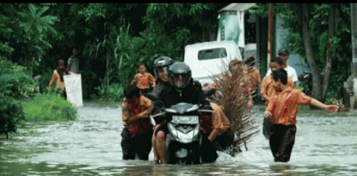 Jawa Timur: Banjir Besar di Jombang, Ketinggian Air Capai 2 meter