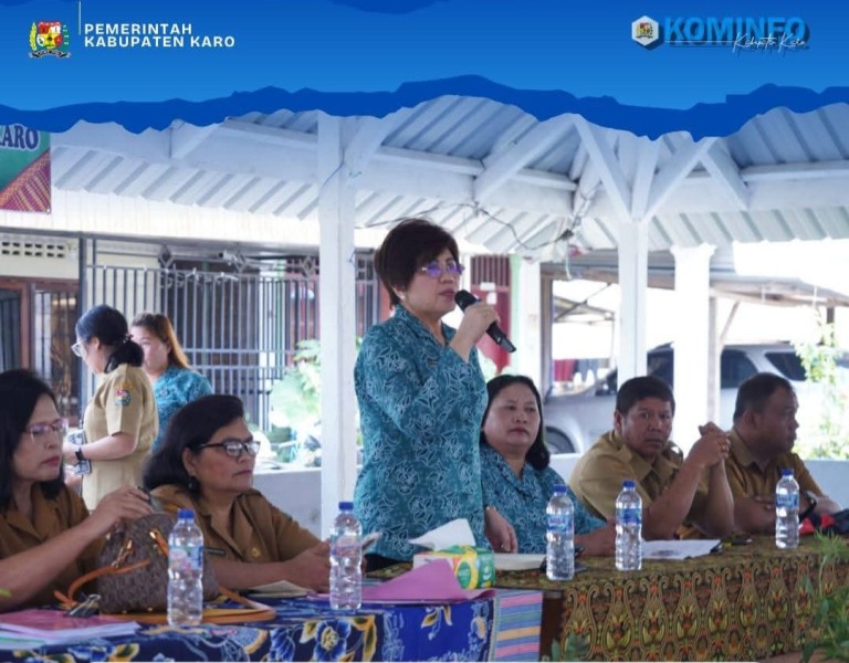 Ketua TP PKK Karo Beri Pembinaan PAAR di Desa Rumah Berastagi Untuk Wujudkan Generasi Berkarakter dan Penuh Kasih