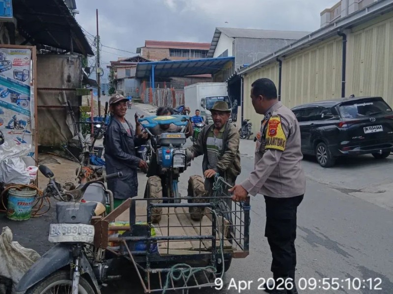 Ciptakan Lingkungan Aman, Bhabinkamtibmas Polsek Berastagi Aktif Lakukan Sambang dan Dialog