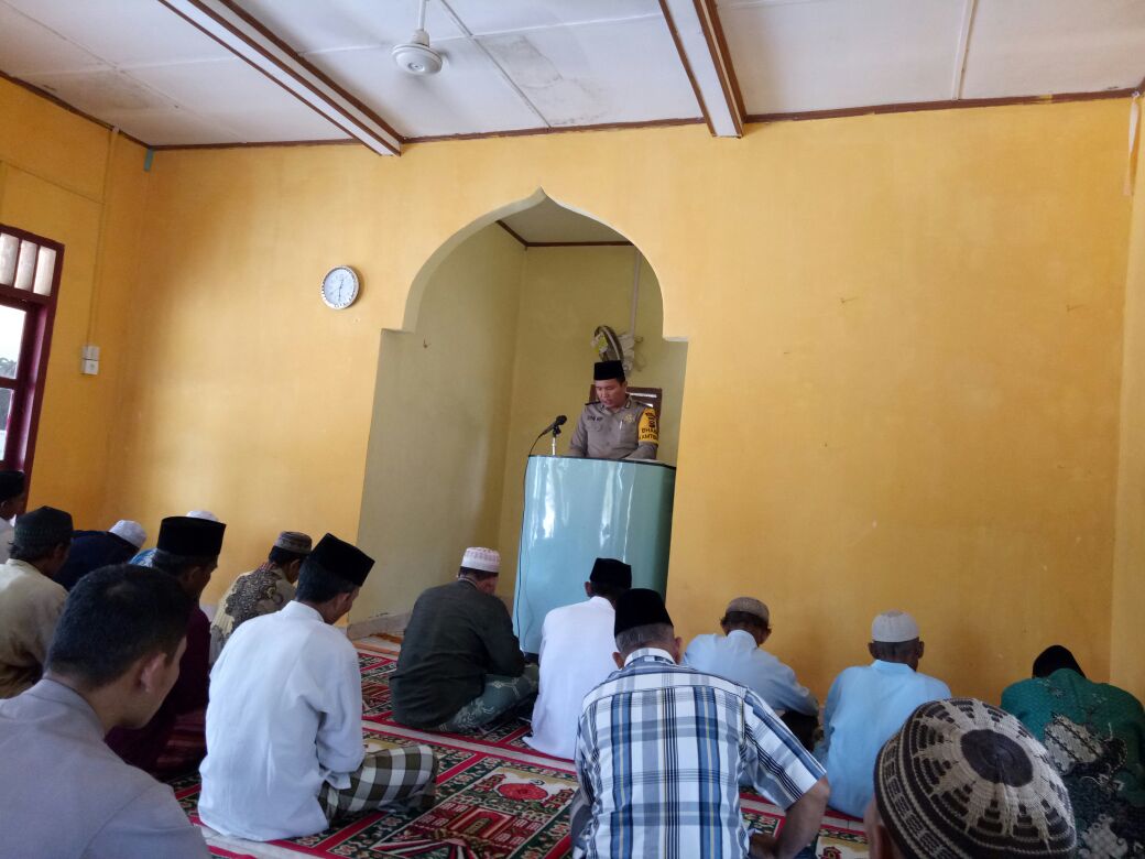 Giat Jumat ke Mesjid Nurul Ikhlas, Ini yang Disampaikan Bhabinkamtibmas Bangko Kanan