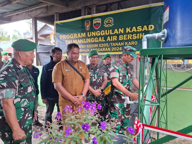 Danrem 023/Kawal Samudra Kolonel Inf Jansen Nainggolan Didampingi Dandim 0205/TK Resmikan Sumur Bor Di Rumah Berastagi