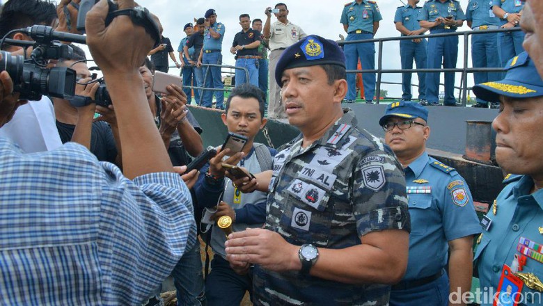 TNI AL Tangkap 3 Kapal Bermuatan BBM Ilegal