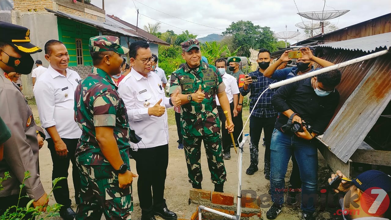 Danrem 023/KS Serahkan Sumur Bor, Kolonel Inf Dody Triwinarto : Bantuan ini Bentuk Kepedulian TNI AD