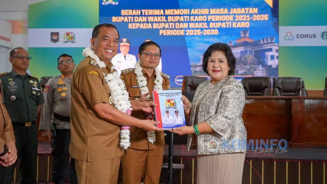 Serah Terima Memori Akhir Masa Jabatan Bupati dan Wakil Bupati Karo Periode 2021-2024 Kepada Bupati dan Wakil Bupati Periode 2025-2030 Serah Terima Memori Akhir Masa Jabatan Bupati dan Wakil Bupati Karo Periode 2021-2024 Kepada Bupati dan Wakil Bupati Periode 2025-2030