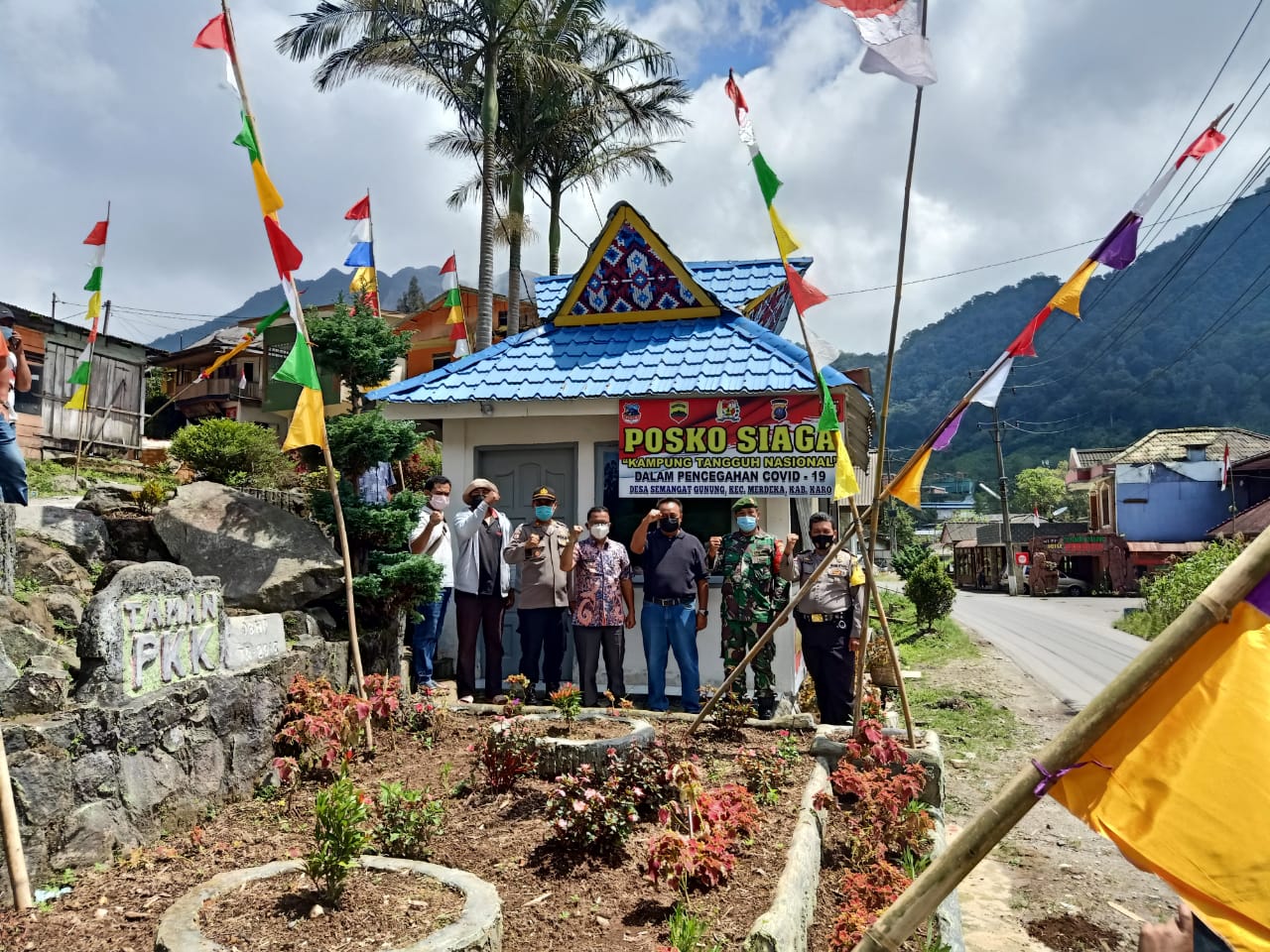 Kapolsek Simpang Empat Bersama Babinsa Resmikan DTN di Desa Semangat Gunung