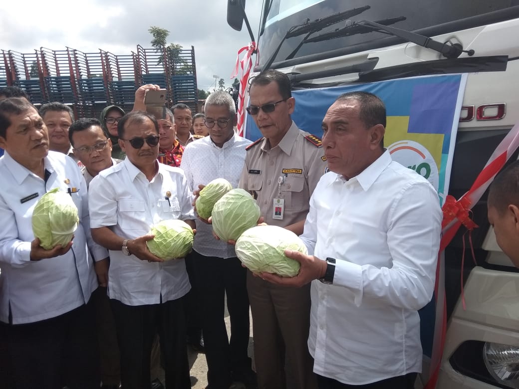 Bupati Karo dan Gubsu 'Lepas' Ekspor Sayur Kubis ke Malaysia