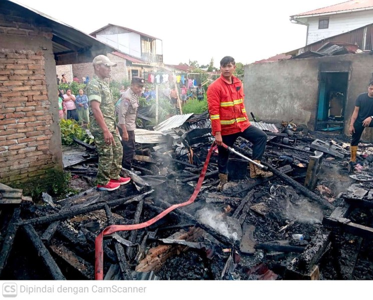 Lima Rumah Bahan Kayu Terbakar Di Desa Tanjung Barus Dan Butuh Bantuan Pemerintah Kabupaten Karo