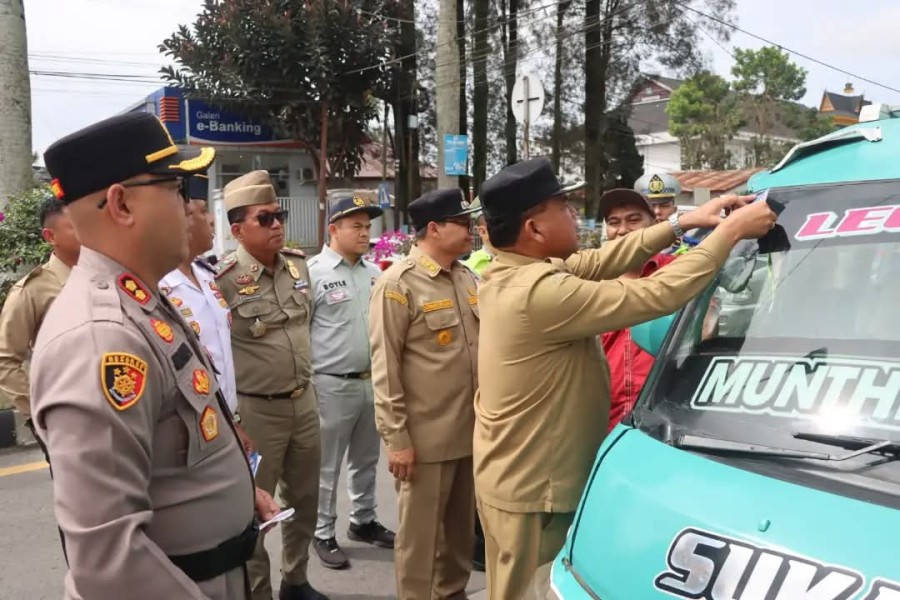 Bupati Karo Brigjen Pol [ Purn ] Dr.dr Antonius Ginting Sp.OG M.Kes Hadiri Gelar Pasukan Operasi Patuh Toba