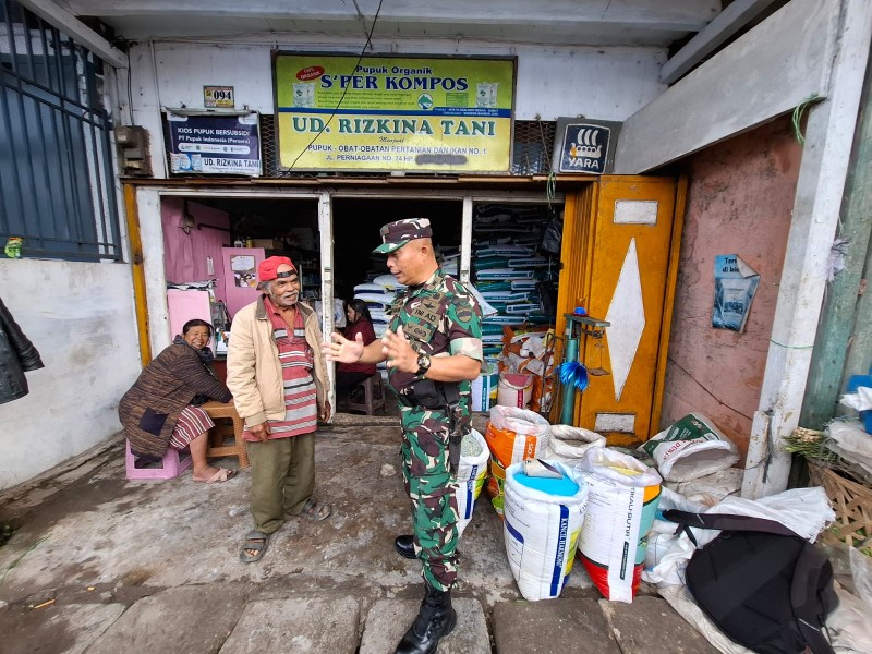 Untuk Dapatkan Informasi, Danramil 03/BT Langsung Terjun Sambangi Warga Di Desa Binaan