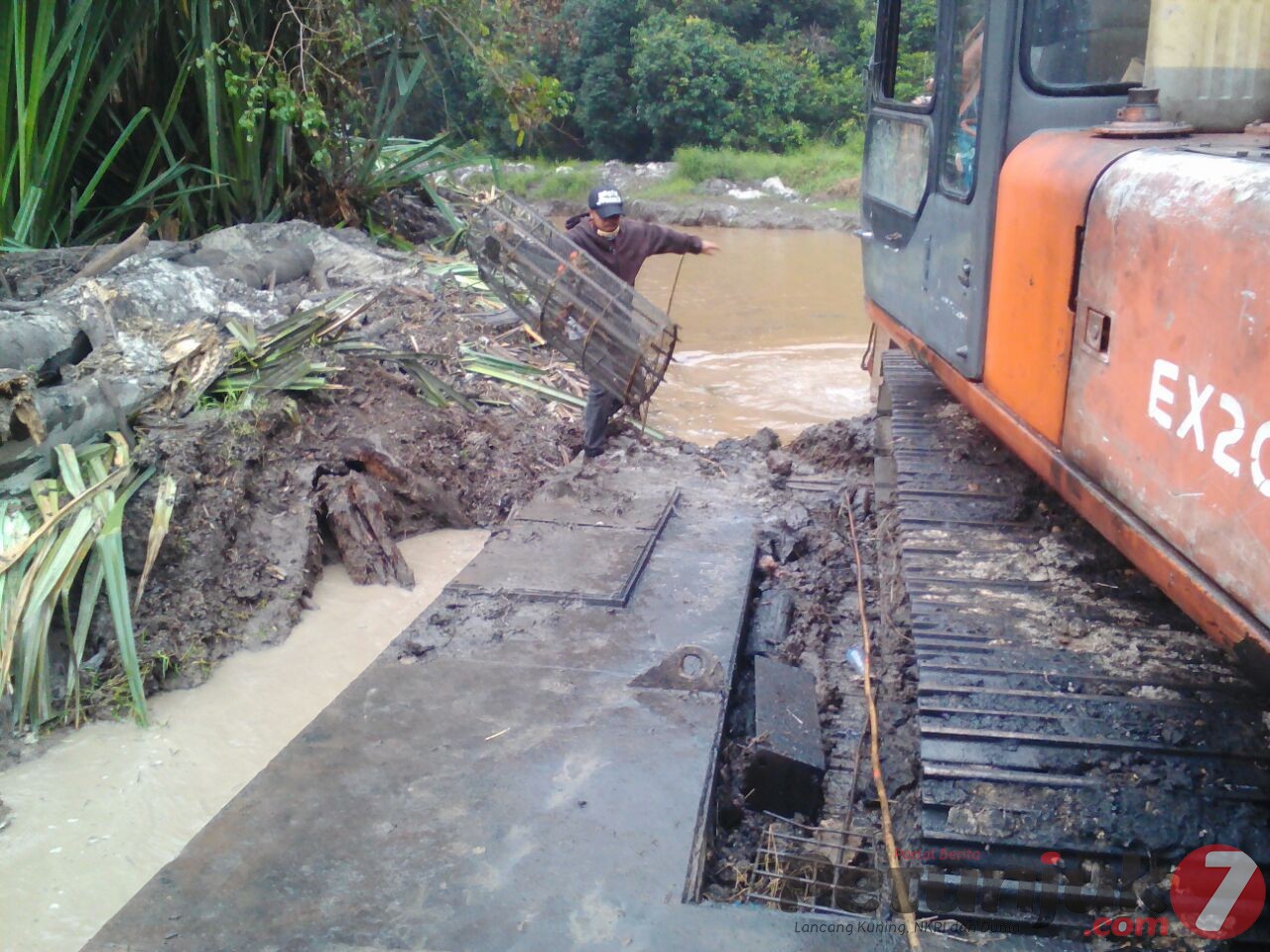 Normalisasi Sungai Batang Napuh oleh PT.Musim Mas Dilaporkan ke DLH Pelalawan