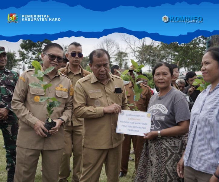 Dorong Komoditas Unggulan, Bupati Karo Serahkan 1,2 Juta Benih Kopi Arabika untuk 259 Kelompok Tani