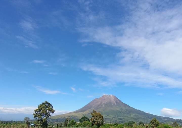 Aktivitas Sinabung Menurun, BPBD Karo Imbau Masyarakat Tetap Waspada dan Patuhi Rekomendasi