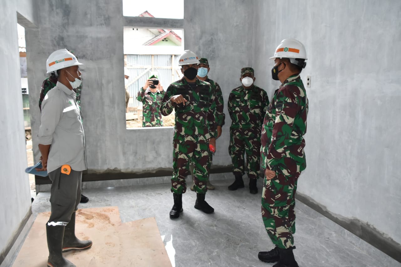 Pangdam I/BB Mayjen TNI Hassanudin Gelar Pertemuan Dengan Satgas Covid-19 Dan Cek Rumah Isoter Di Ni