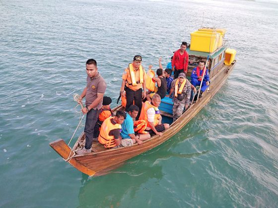 Dihantam Ombak Setinggi 4 Meter, Kapal Kargo Tenggelam di Laut Bintan