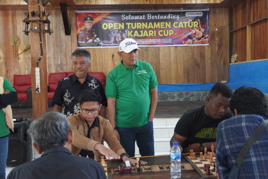 Kejaksaan Negeri Gelar Partandingan Catur Untuk Menperebutkan Piala Kajari Karo Kejaksaan Negeri Gelar Partandingan Catur Untuk Menperebutkan Piala Kajari Karo