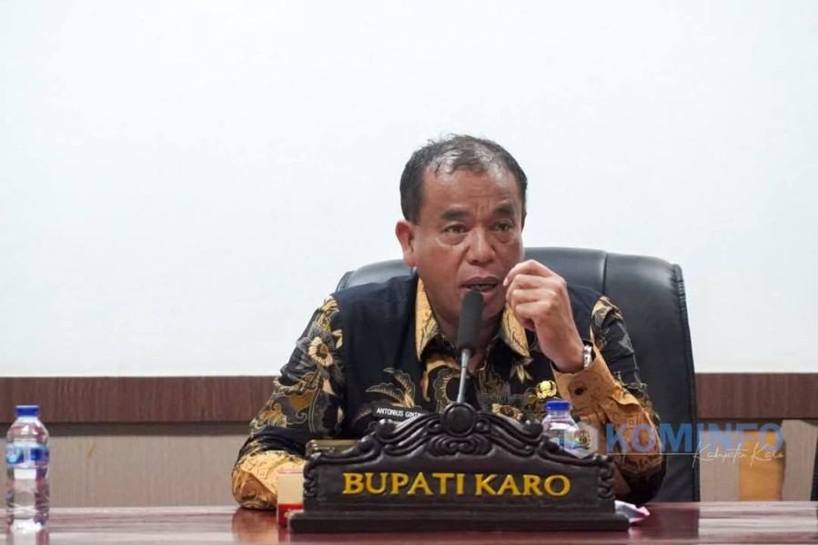 Bupati Karo Pimpin Rapat Penataan Jalan dan Jalur Drainase serta Lalu Lintas Berastagi Bupati Karo Pimpin Rapat Penataan Jalan dan Jalur Drainase serta Lalu Lintas Berastagi