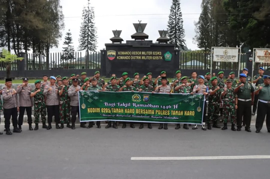 Polres Tanah Karo Bersama Kodim 0205/TK dan Denpom 1/2-I Bagikan Takjil, Wujud Sinergitas TNI-Polri di Bulan Ramadhan