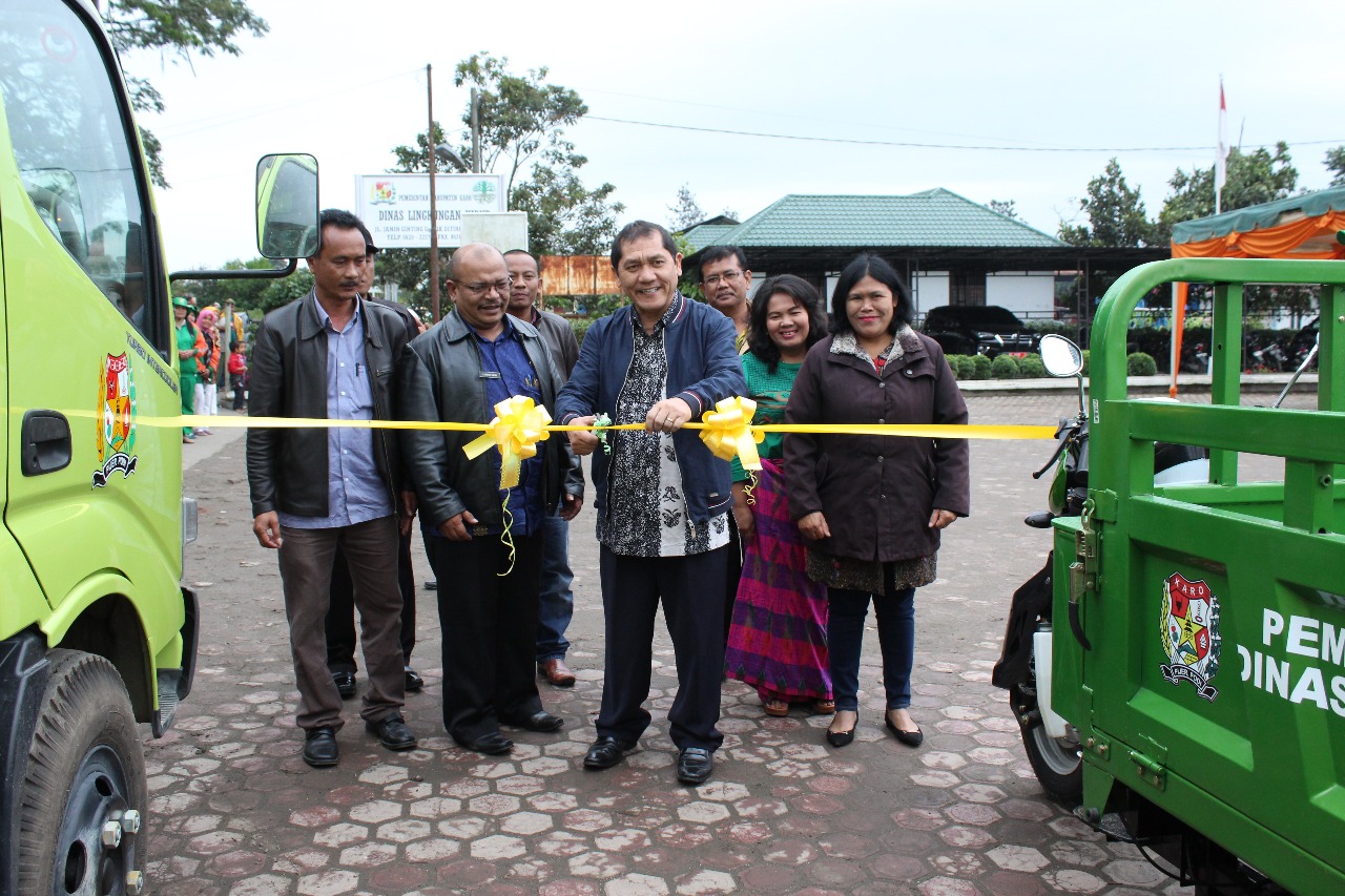 Gerakan Lingkungan Bersih, Bupati Karo Resmikan Kendaraan Operasional Kebersihan DLH