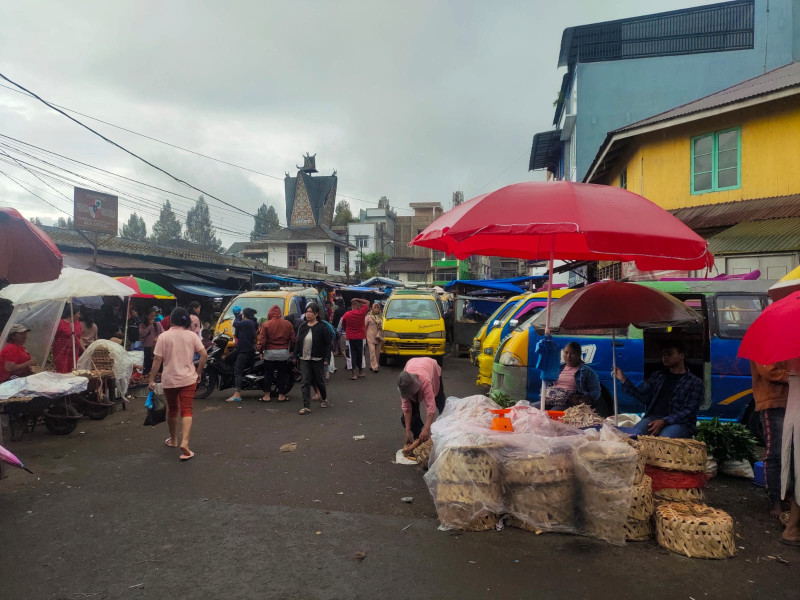 Pusat Pasar Berastagi Rawan Copet , Warga Berharap Kepada Pihak Keamanan Supaya Tingkatkan Patroli