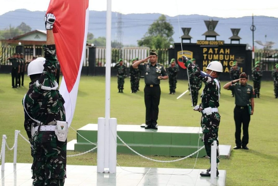 Pimpin Upacara Bendera 17-an Bulan Juni, Dandim 0205/TK Letkol Inf Ahmad Afriyan Rangkuti Bacakan Amanat Pangdam