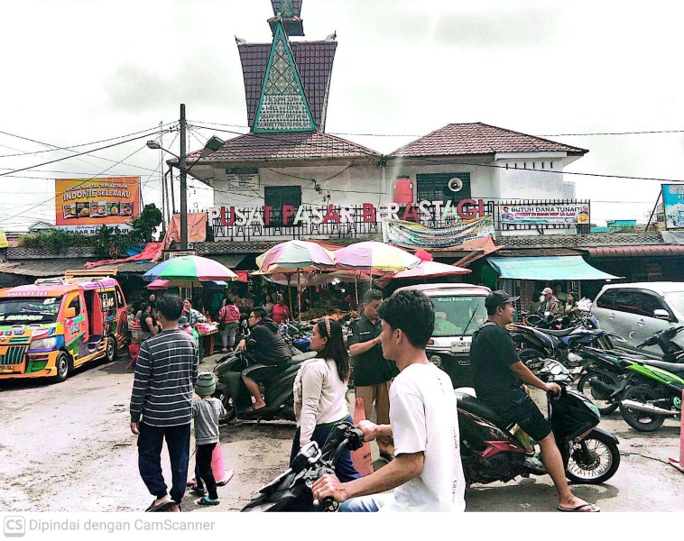 Pedagang Liar Semakin Menjamur Di Pusat Pasar Berastagi, Disprindak Terkesan Tutup Mata