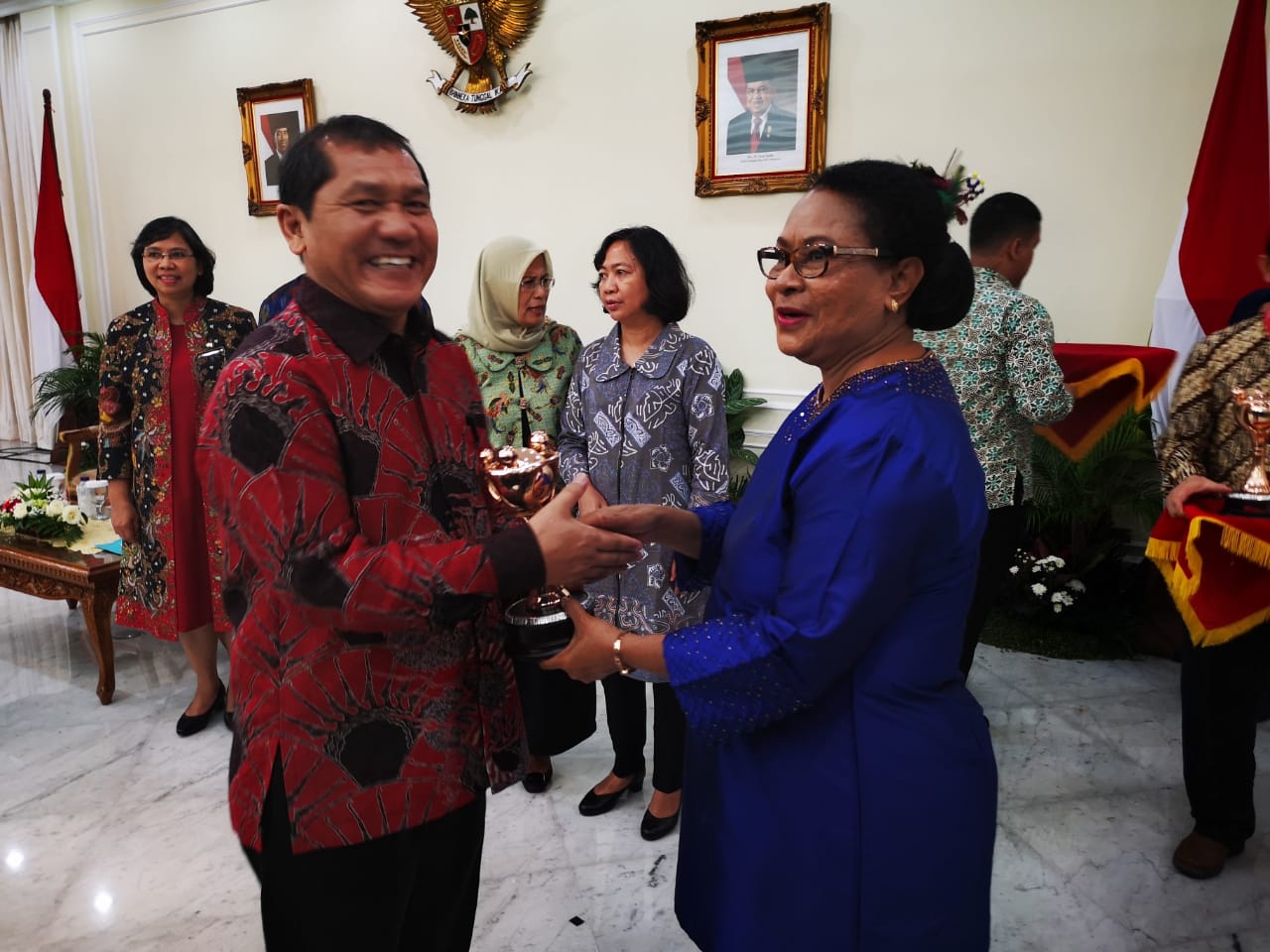 Pemkab Karo Terima Penghargaan Anugerah Parahita Ekapraya dari Wapres RI