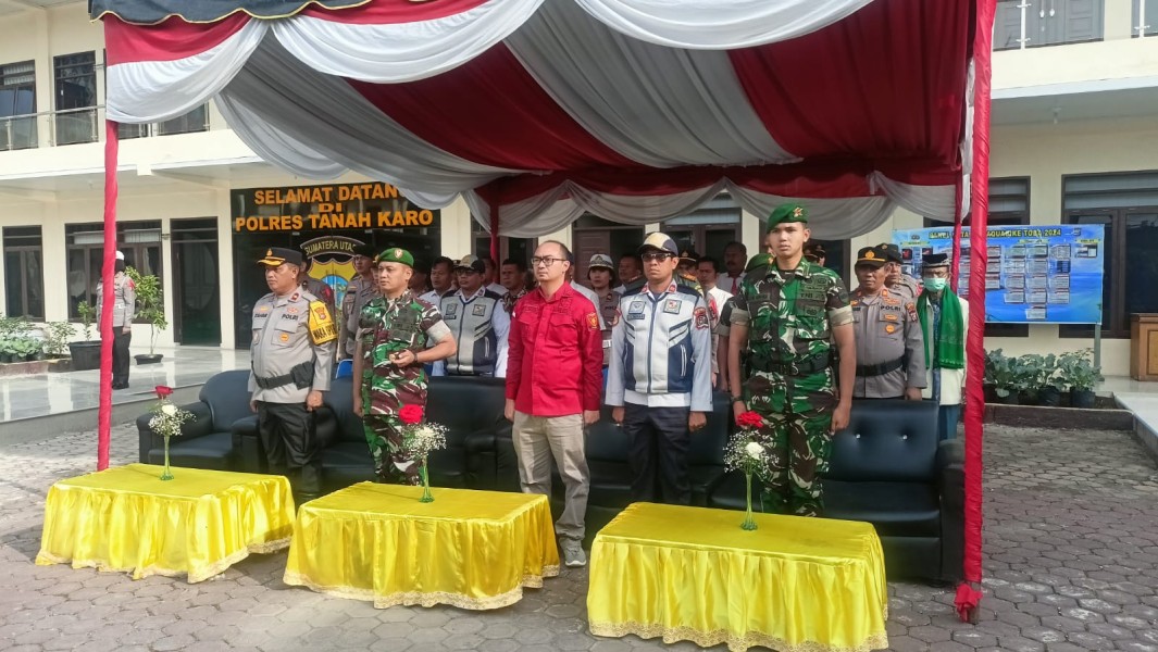 Dandim 0205/TK Letkol Inf Ahmad Afriyan Rangkuti Hadiri Apel Gelar Pasukan Operasi Ketupat Toba 2025 di Polres Tanah Karo