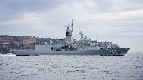 Angkatan Laut China Menantang Tiga Kapal Perang Australia