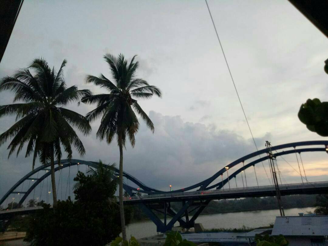 Minggu, Jembatan WFC di Bangkinang Dikunjungi Warga
