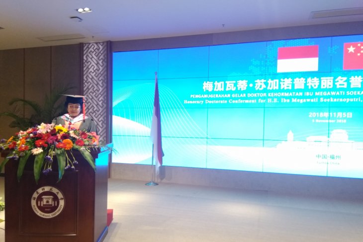 Gelar ke-8, Megawati Terima Gelar Doktor Honoris Causa Bidang Diplomasi Ekonomi di Tiongkok