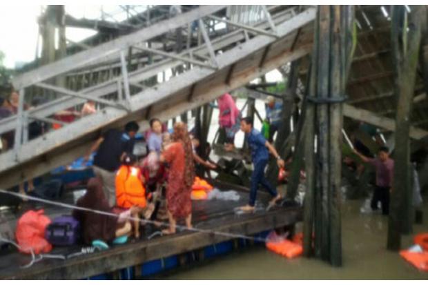 Jembatan di Pelabuhan Tanjunggadai Ambruk, 40 Orang Tercebur ke Laut