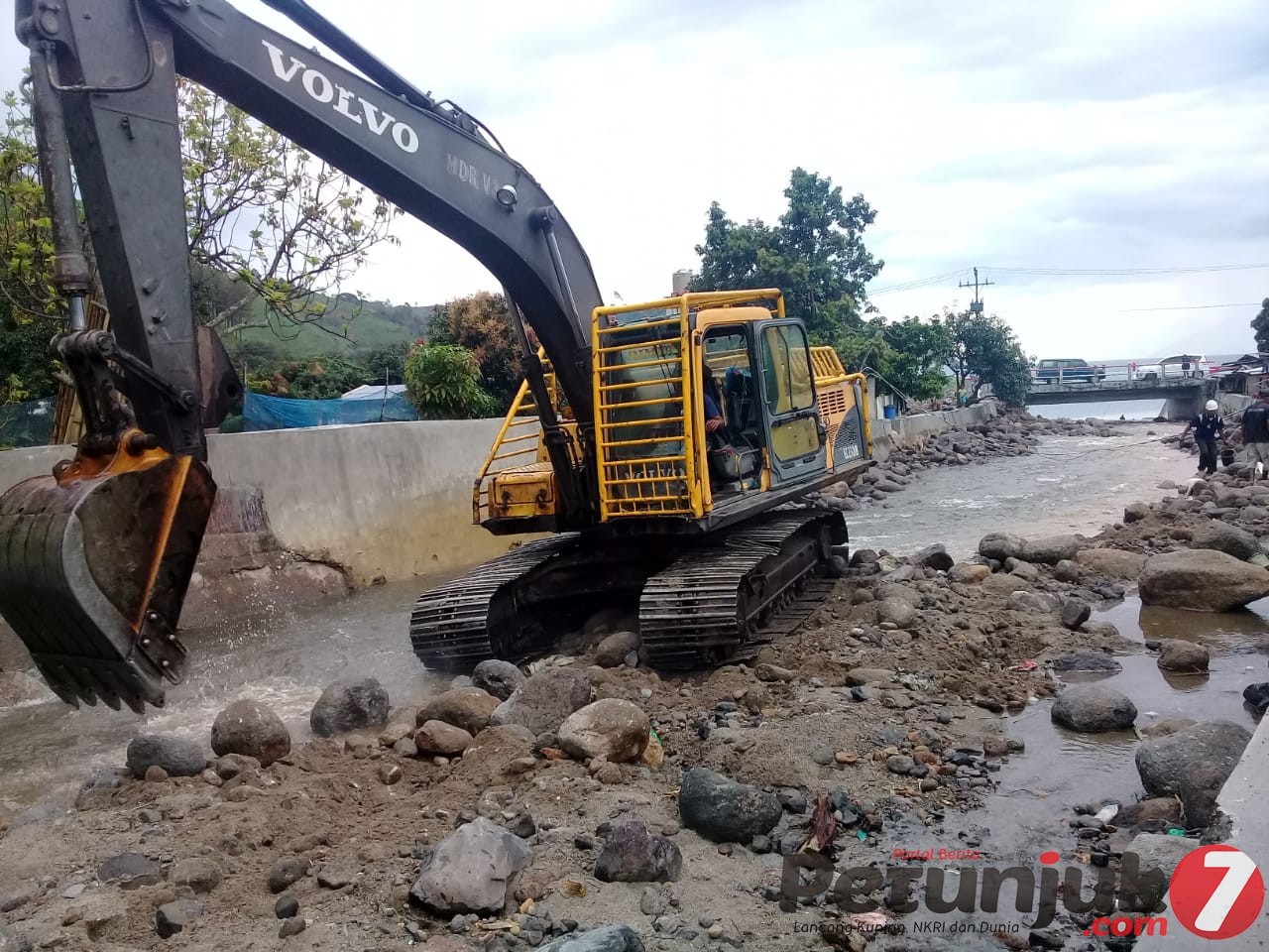 Warga, Almustan Girsang: Meluapnya Sungai di Desa Tongging Tahun 2011, Banjir yang Terbesar