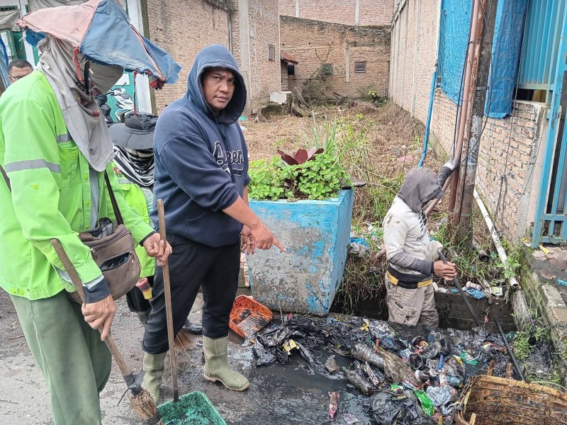 Pemerintah Desa Rumah Berastagi Ajak Masyarakat Bersihkan Saluran Air Dan Jangan Membuang Sampah Sembarangan