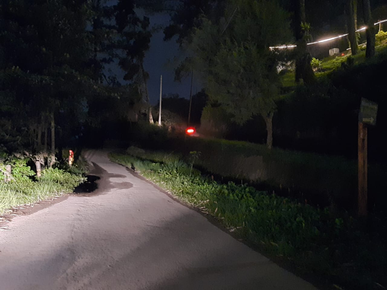 Warga Sebut Akses Jalan Utama ke Puncak Gundaling Minim Penerang Lampu Jalan